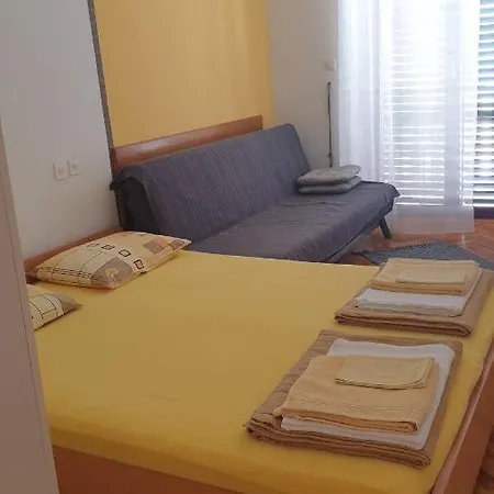 Gostinjska kuća Dea Jadranovo