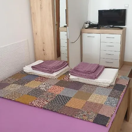 Dea Gostinjska kuća Jadranovo