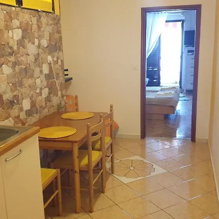 بيت ضيافة Dea جادرانوفو