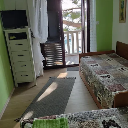 Gostinjska kuća Dea Jadranovo