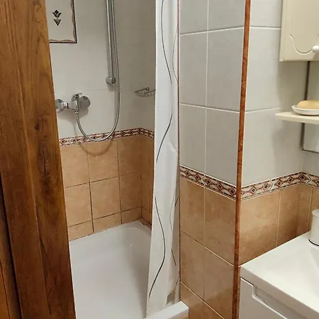 Dea Gostinjska kuća Jadranovo